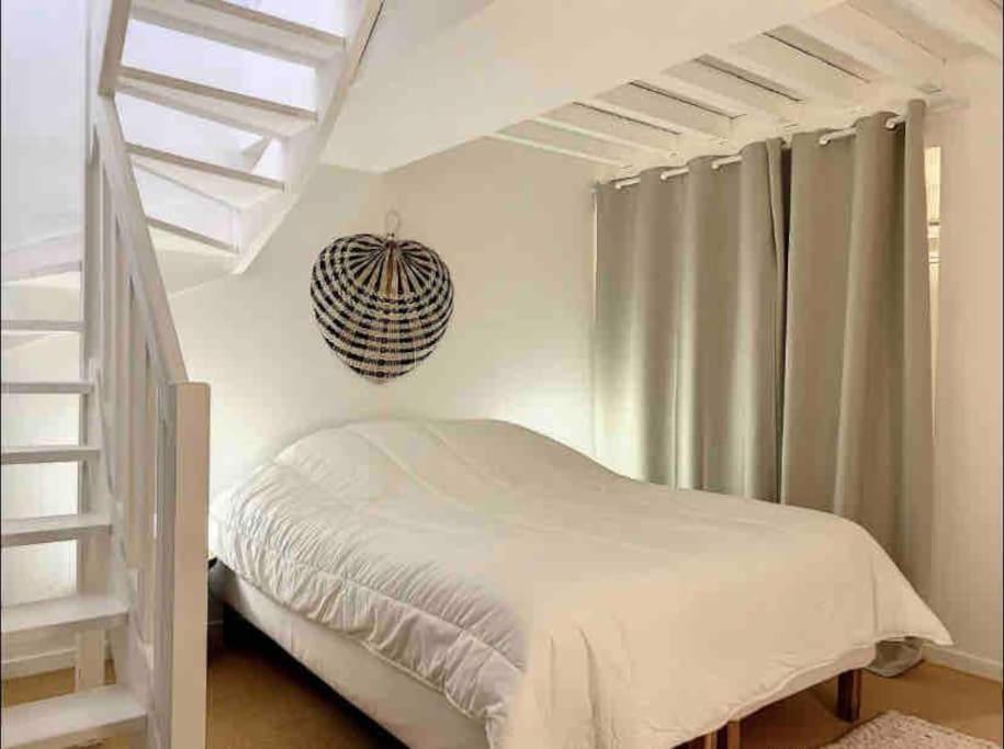 Loft/Jardin Et Parking : Le Petit Clos Bourdet Honfleur Exterior photo